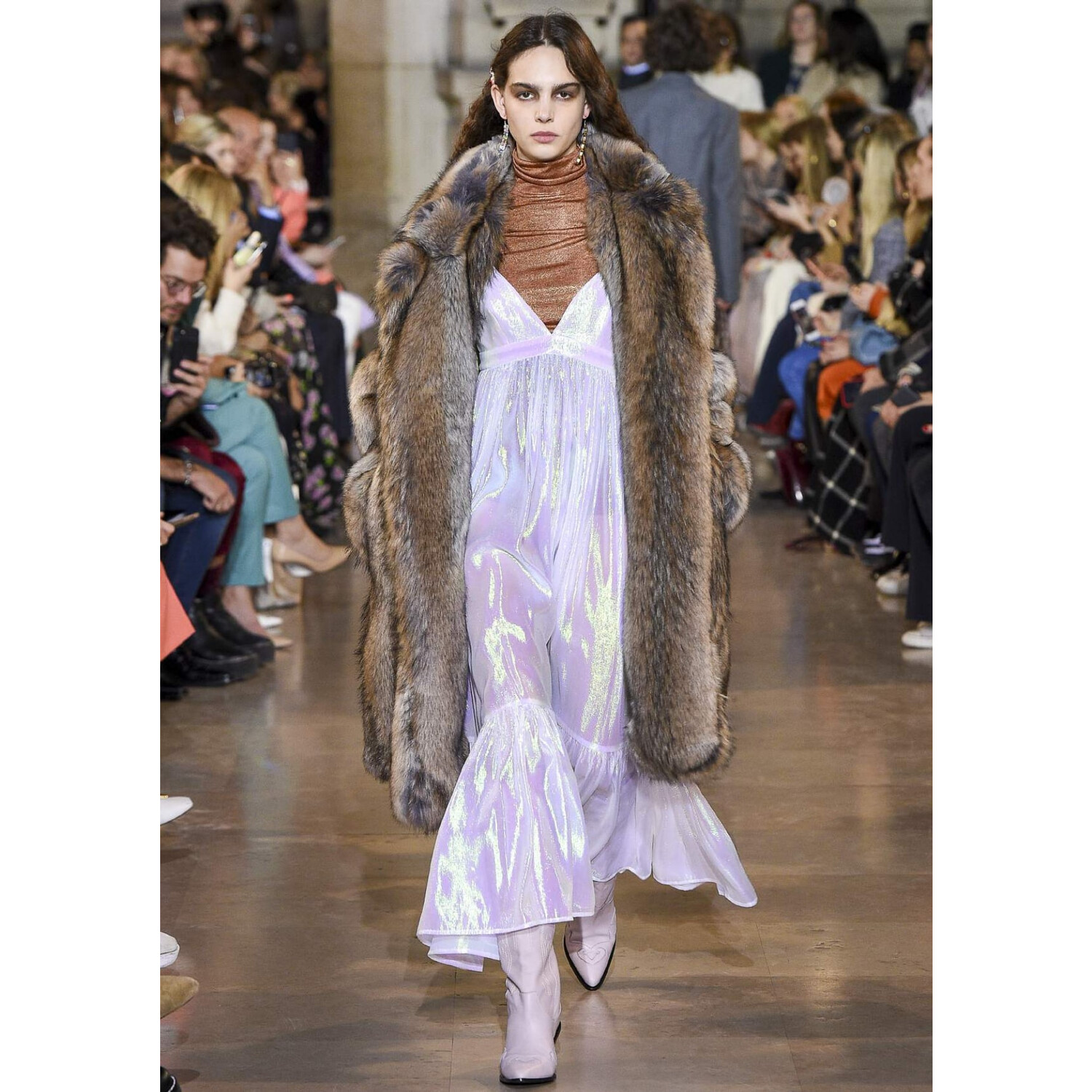 Фото Paul & Joe Fall 2019 Ready-to-Wear / Paul & Joe осень-зима 2019/20 / Неделя моды: Париж